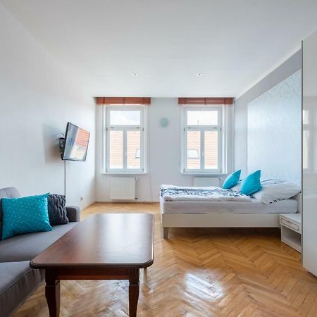 Bright Apartment Few Steps From Centre Прага Экстерьер фото